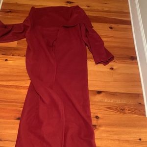 Snuggie the wearable blanket with pockets never used maroon color